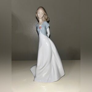 Nao by LLADRO 2003  "Truly in Love" Porcelain Figurine #1450 - No Box